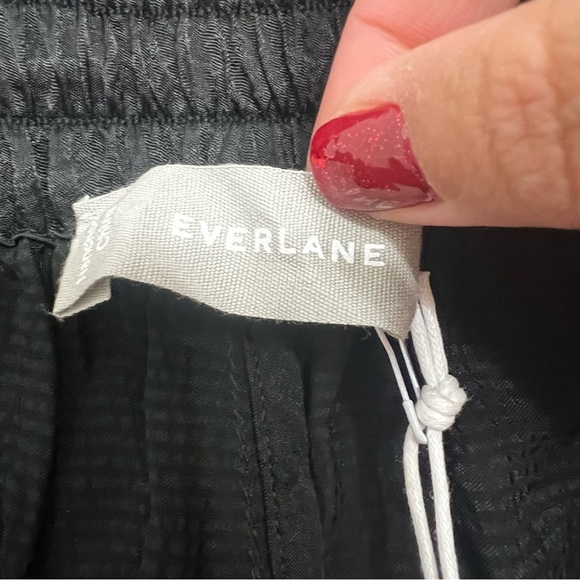 NWT Everlane XXS Black Satin High Rise Elastic Waist Relaxed Fit Pull On Shorts - Picture 4 of 10